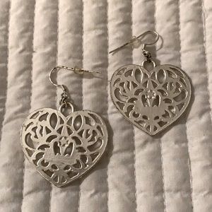 Silvery openwork heart hanging earrings